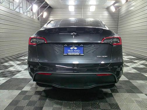 2025 Tesla Model Y Long Range