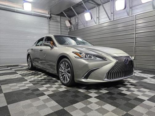 2020 Lexus ES 300h Base