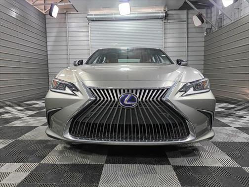2020 Lexus ES 300h Base