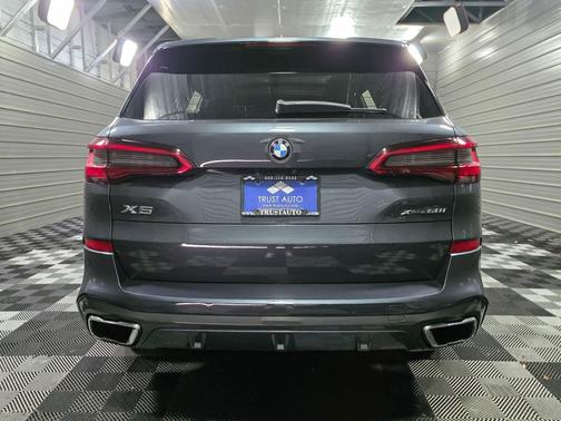 Arctic Gray Metallic 2019 BMW X5 xDrive50i