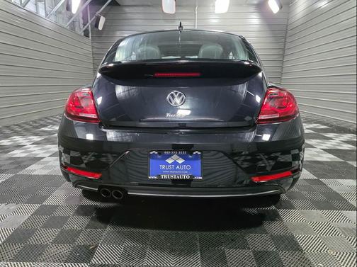 Deep Black Pearl 2019 Volkswagen Beetle 2.0T SE