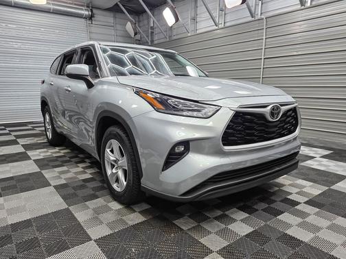 Celestial Silver Metallic 2021 Toyota Highlander LE