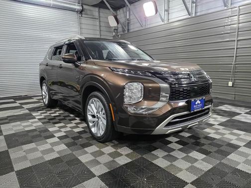 2022 Mitsubishi Outlander SEL Special Edition AWD 7-Passenger SUV