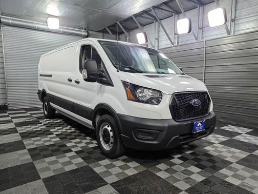 2022 Ford Transit-250 Base