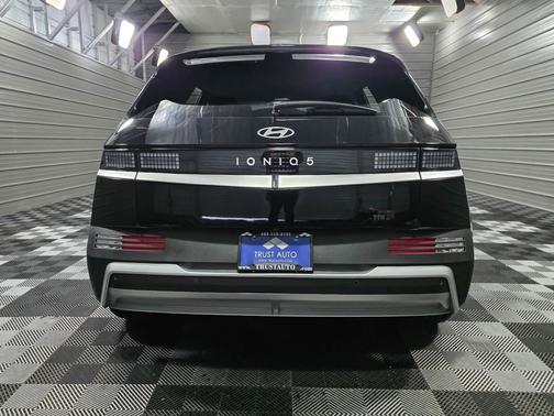 2025 Hyundai IONIQ 5 SE