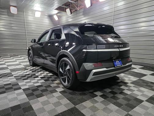 2025 Hyundai IONIQ 5 SE