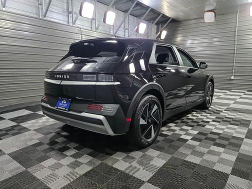 2025 Hyundai IONIQ 5 SE