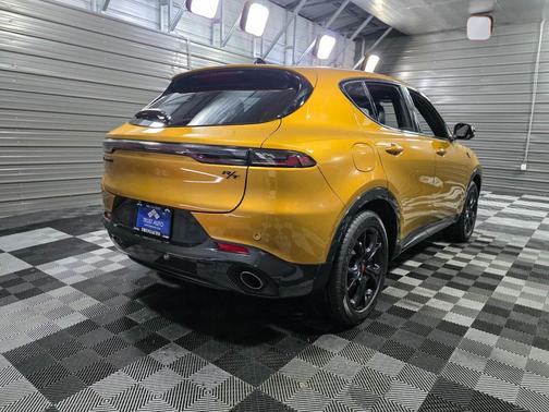 Acapulco Gold 2024 Dodge Hornet R/T Plus AWD Hybrid SUV w/Blacktop Pkg