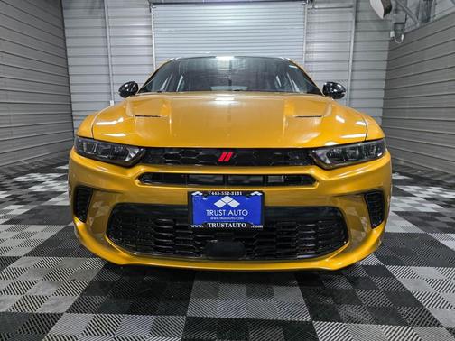 Acapulco Gold 2024 Dodge Hornet R/T Plus AWD Hybrid SUV w/Blacktop Pkg