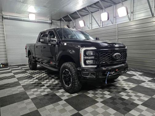 2025 Ford F-250 LARIAT 4WD Crew Cab Power Stroke Diesel Pickup Truck w/Tremor Off-Road/Ultimate Pkgs