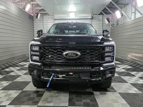 2025 Ford F-250 LARIAT 4WD Crew Cab Power Stroke Diesel Pickup Truck w/Tremor Off-Road/Ultimate Pkgs