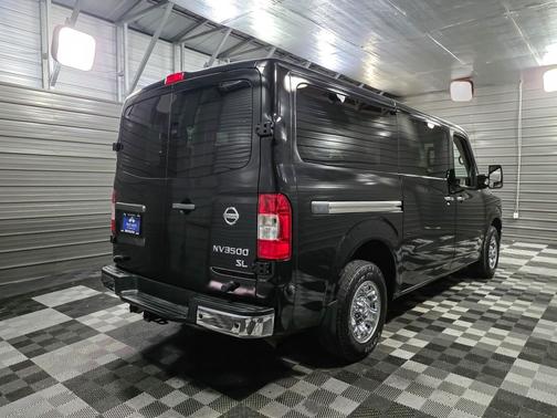 2021 Nissan NV Passenger NV3500 HD SL V8