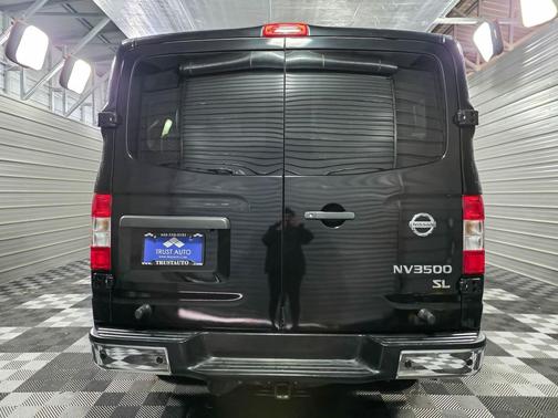 2021 Nissan NV Passenger NV3500 HD SL V8