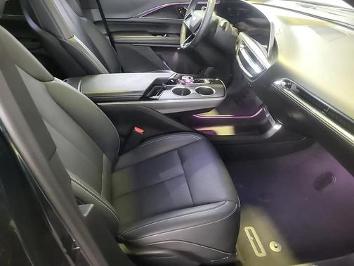 2024 Cadillac LYRIQ Sport