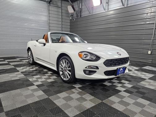 2018 FIAT 124 Spider Base