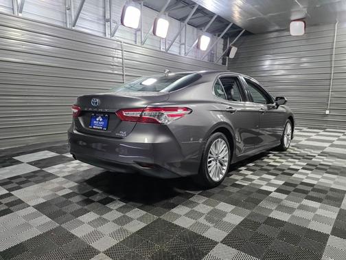 2019 Toyota Camry Hybrid XLE