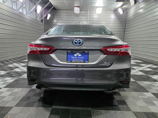 2019 Toyota Camry Hybrid XLE