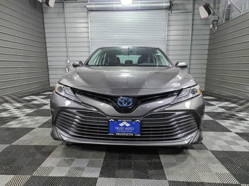2019 Toyota Camry Hybrid XLE