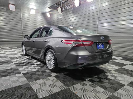 2019 Toyota Camry Hybrid XLE