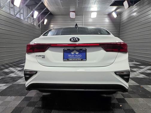 Clear White 2021 Kia Forte FE