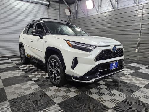 2022 Toyota RAV4 Hybrid SE