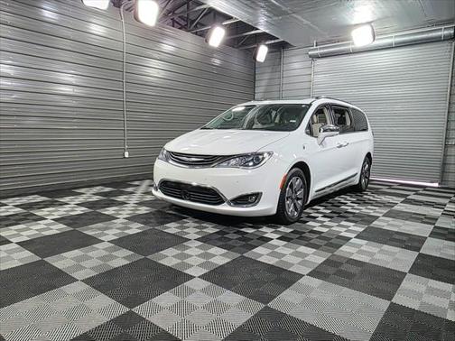 2018 Chrysler Pacifica Hybrid Limited