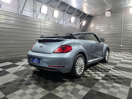 2019 Volkswagen Beetle 2.0T SE