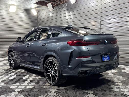 2022 BMW X6 M50i AWD Luxury SUV w/Executive Pkg