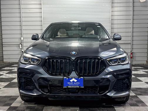 2022 BMW X6 M50i AWD Luxury SUV w/Executive Pkg