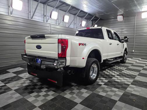2017 Ford F-350 Lariat