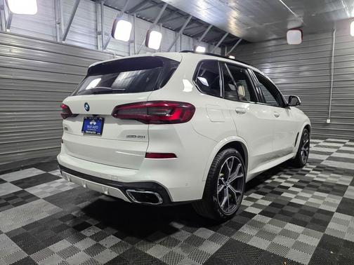 Alpine White 2020 BMW X5 xDrive40i AWD Luxury SUV w/M-Sport Pkg