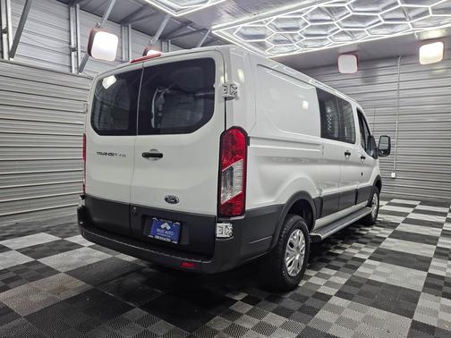 Oxford White 2018 Ford Transit-250 Base