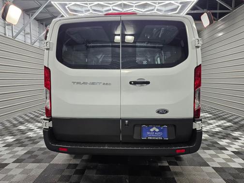 Oxford White 2018 Ford Transit-250 Base