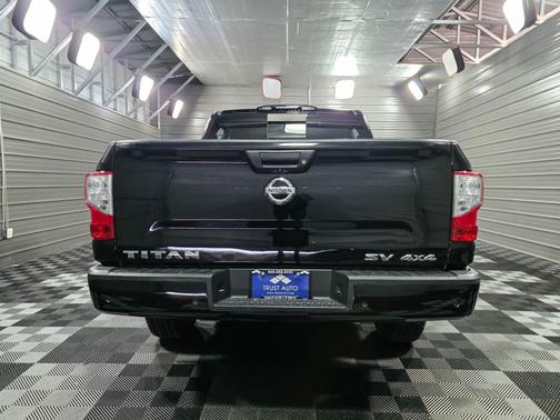 2021 Nissan Titan SV