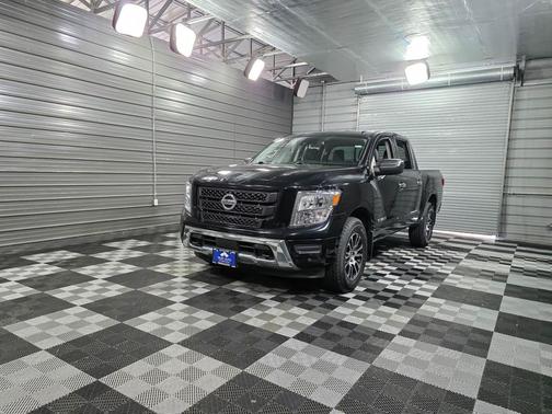 2021 Nissan Titan SV