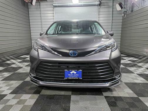 2021 Toyota Sienna XLE 7 Passenger