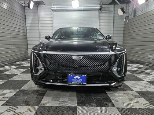 2024 Cadillac LYRIQ Tech