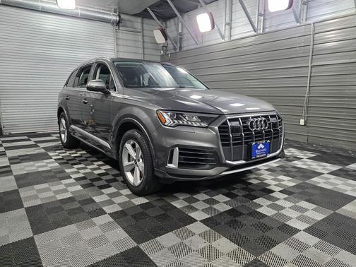 2024 Audi Q7 45 Premium Plus
