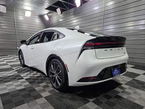 2024 Toyota Prius XLE