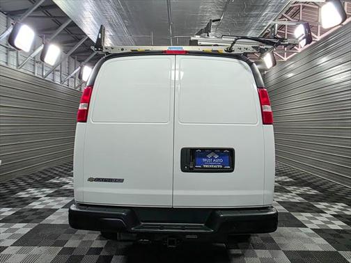 2020 Chevrolet Express 2500 135''WB 6.0L V8 Vortec Minivan/Van w/Shelving Storage System
