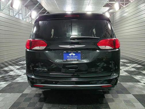 2018 Chrysler Pacifica Touring-L Plus