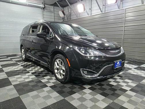 2018 Chrysler Pacifica Touring-L Plus