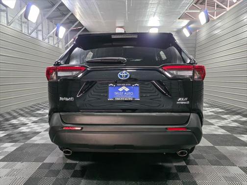 2024 Toyota RAV4 Hybrid XLE