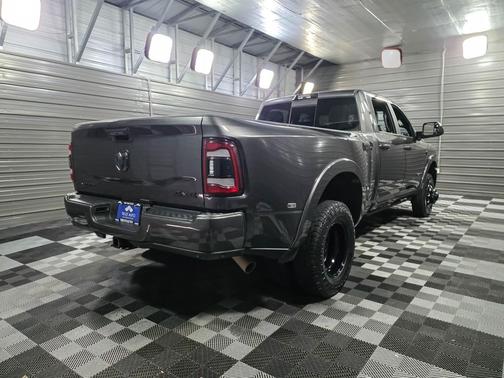 2022 RAM 3500 Limited 4WD Crew Cab 8FT Long Bed Dually Cummins HO Diesel Pickup Truck w/Night Edition