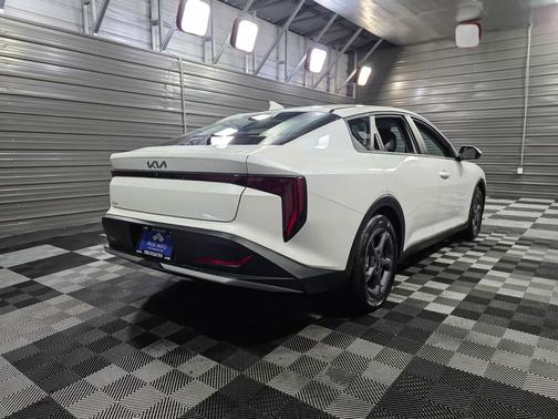 2025 Kia K4 LXS Sedan