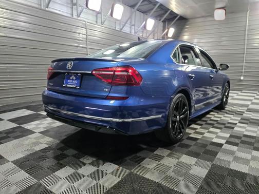 2017 Volkswagen Passat 1.8T R-Line w/Comfort