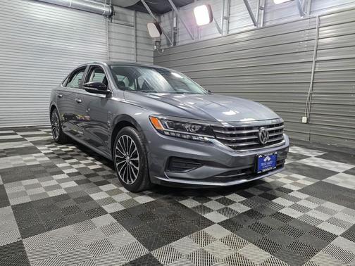 2022 Volkswagen Passat 2.0T SE