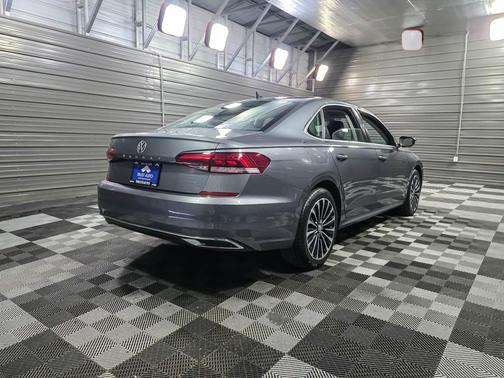 2022 Volkswagen Passat 2.0T SE