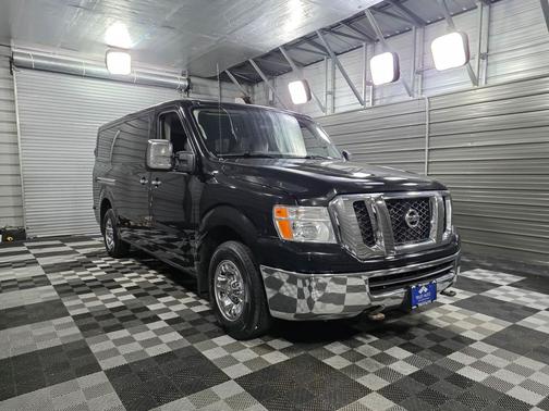 2017 Nissan NV Passenger NV3500 HD SV Minivan/Van w/Technology Pkg