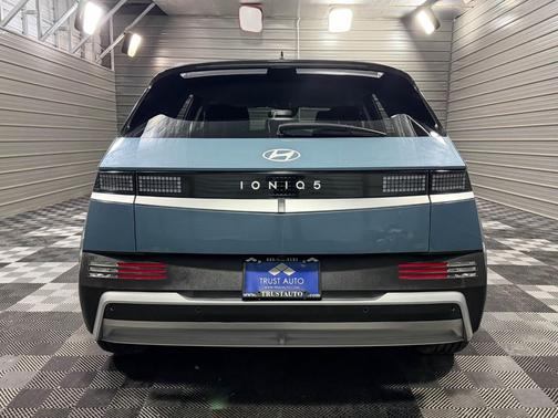 2025 Hyundai IONIQ 5 SE Standard Range
